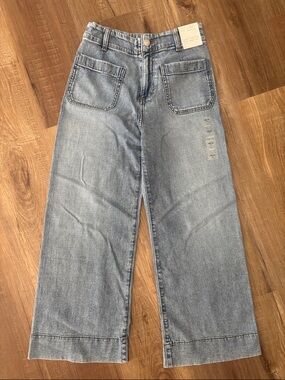 LC Lauren Conrad Light Wash Super High-Rise Wide Leg Crop Jeans